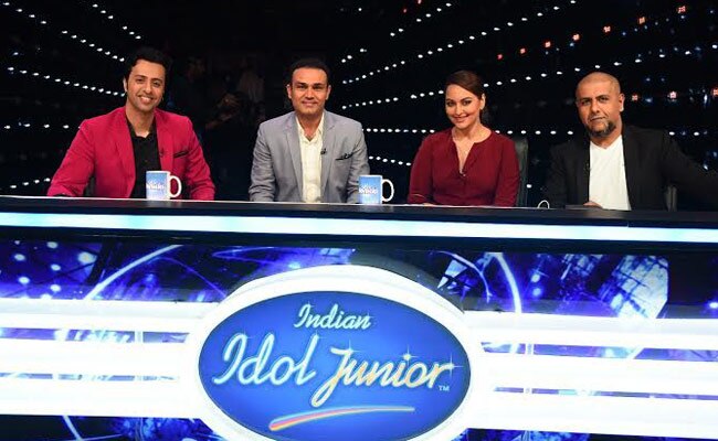 'इंडियन आइडल जूनियर' के सेट पर वीरेंद्र सहवाग