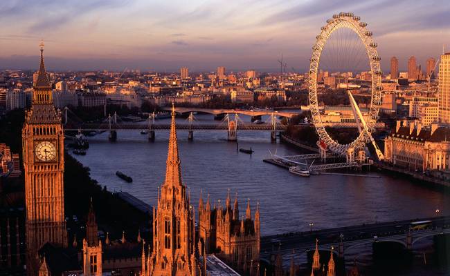 लंदन की टेम्स नदी