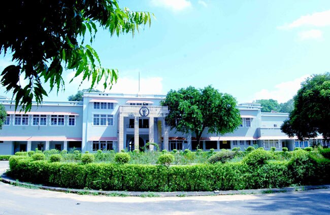 Gajara Raja Medical College