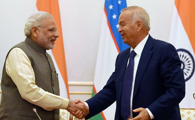 सोमवार को उज्बेकिस्तान के राष्ट्रपति इस्लाम करीमोव से मिले प्रधानमंत्री मोदी