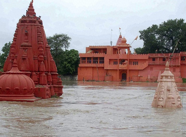 बारिश से बेहाल मध्य प्रदेश