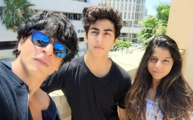 Shahrukh khan with his kids