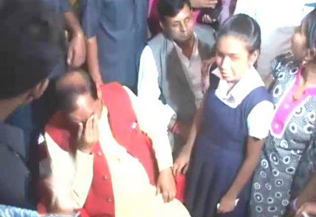 टुम्पा की आवाज सुनकर भावुक हुए रघुवर दास