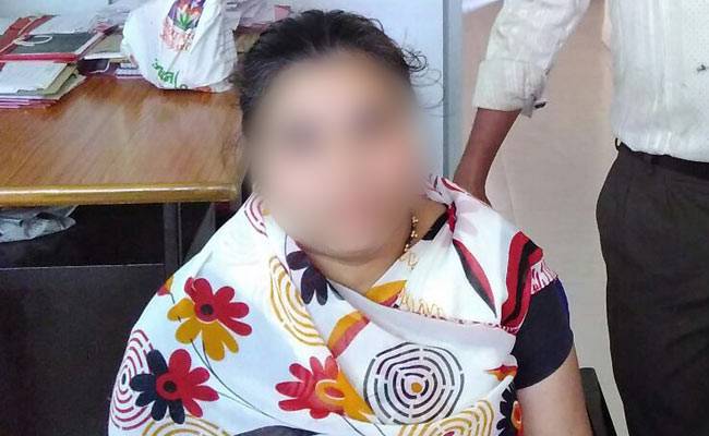 पुलिस अब आरोपी महिला के खिलाफ जांच कर रही है