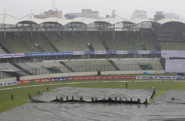 बारिश ने बर्बाद किया लगातार तीसरा दिन