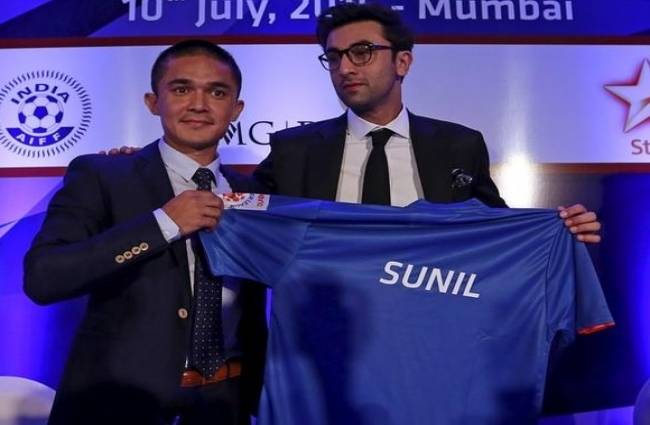 रणबीर कपूर के साथ सुनील छेत्री (फाइल फोटो)