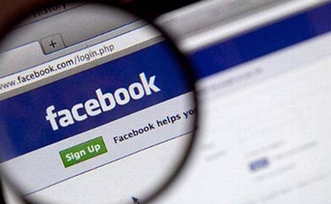 सोशल मीडिया पर आपत्त‍िजनक संदेशों पर रोक लगाना चाहता है सुप्रीम कोर्ट