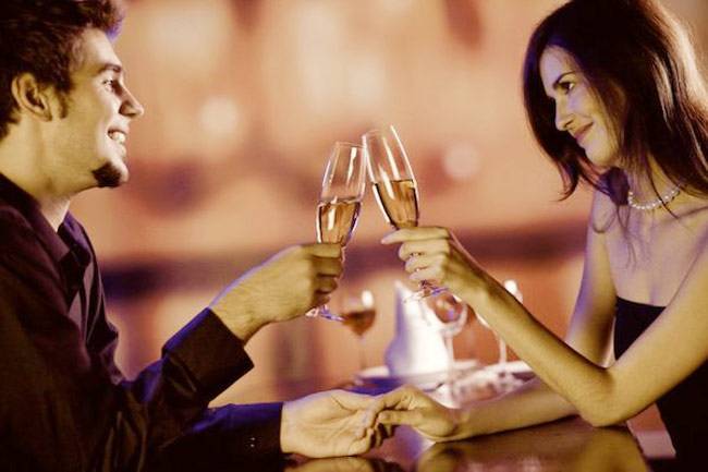 couple on first date