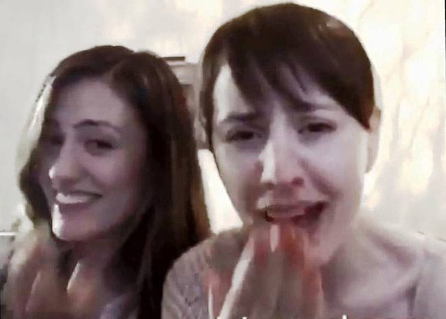 डबस्मैश पर 2 जर्मन लड़कियों का वीडियो हुआ वायरल