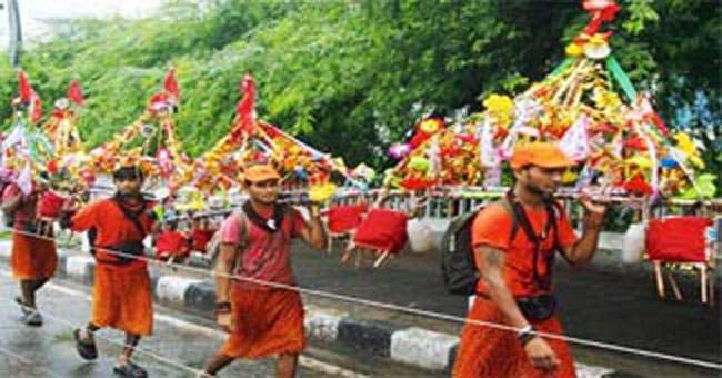 कांवड़ यात्रा के मद्देनजर खुफिया एजेंसियों ने अलर्ट जारी किया है.