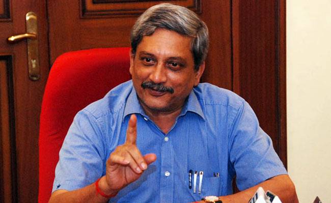 रक्षा मंत्री मनोहर पर्रिकर