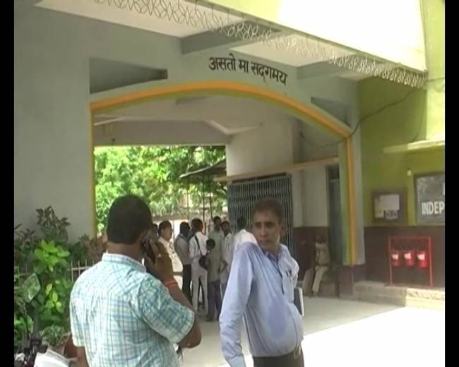 बम ब्लास्ट के बाद की तस्वीर