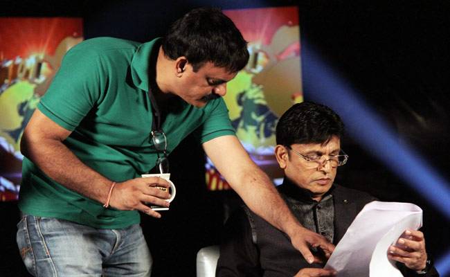 'फोकस्टार्स माटी के लाल' के सेट पर टीम के सदस्य