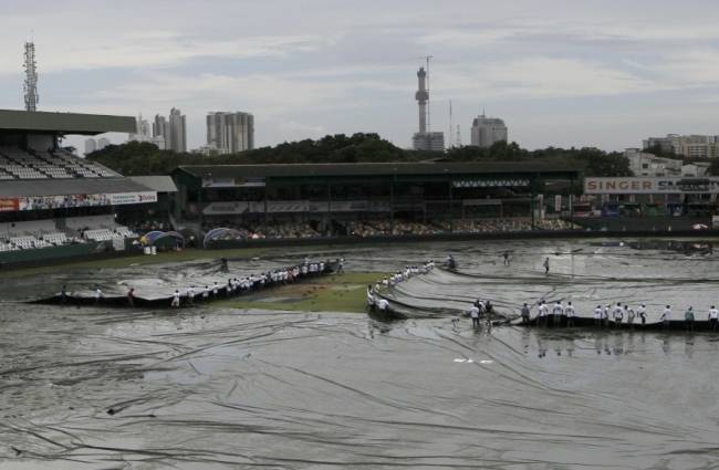 बारिश से बेहाल रहा सिंहलीज स्पोर्ट्स क्लब