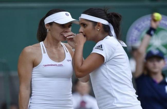 सानिया मिर्जा और मार्टिना हिंगिस (फाइल फोटो)