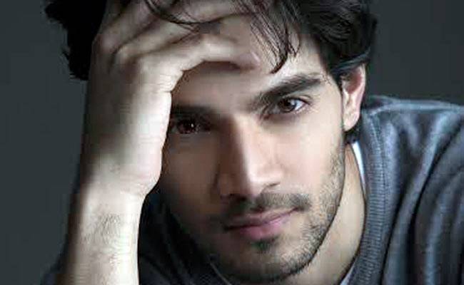 सूरज पंचोली