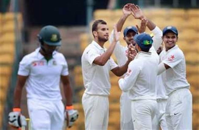 भारत की गेंदबाजी के आगे नहीं टिक पाए बांग्लादेश के गेंदबाज