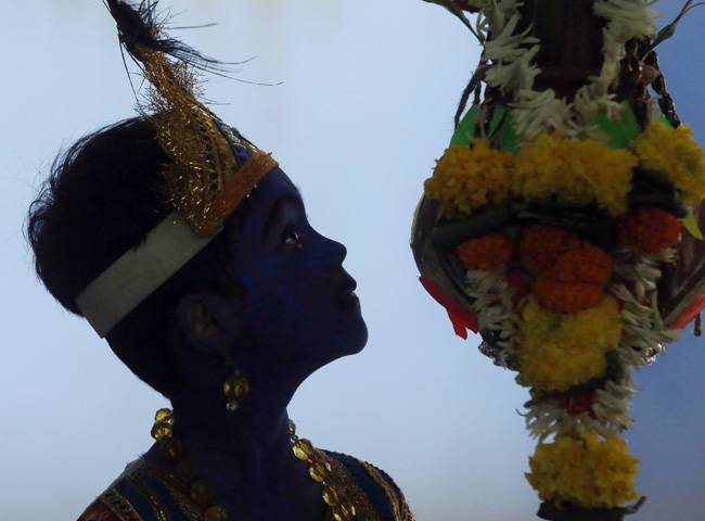 घायलों को अलग-अलग अस्पतालों में भर्ती करवाया गया