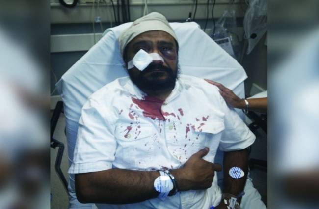 बीच सड़क बुरी तरह पीटा