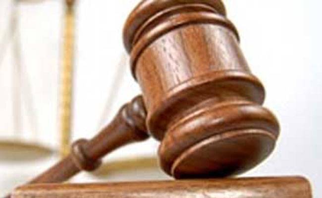 यूपी में अलग-अलग मर्डर केस में छह लोगों को उम्रकैद की सजा सुनाई गई है.