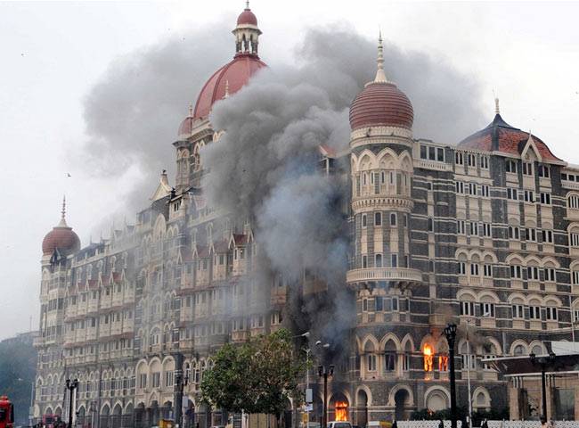 मुंबई हमले के दौरान होटल ताज (फाइल फोटो)