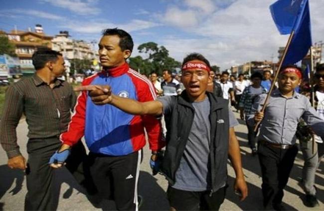 नेपाल में संविधान लागू होने के बाद मधेशियों ने आंदोलन शुरू कर दिया था