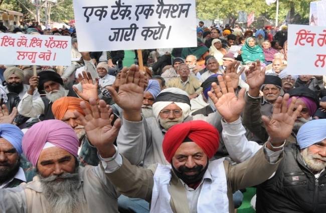 ओआरओपी को लेकर विरोध जारी