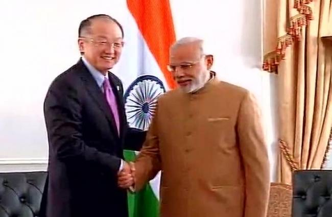 विश्व बैंक के अध्यक्ष जिम यॉन्ग किम के साथ PM मोदी