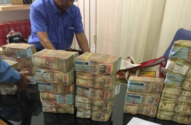 ACB की कार्रवाई में पकड़ी गई घूस की रकम