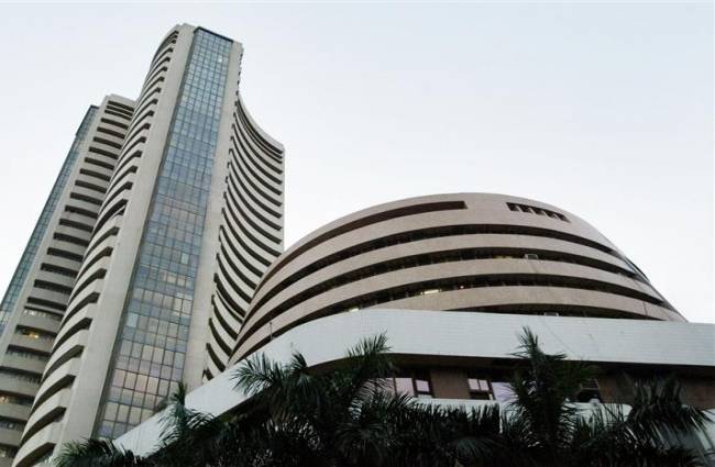 मंगलवार को शेयर मार्केट में मुनाफा, डॉलर लुढ़का