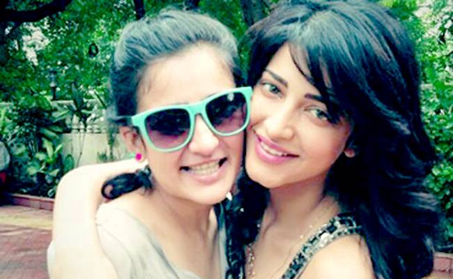 श्रुति हासन के साथ अक्षरा