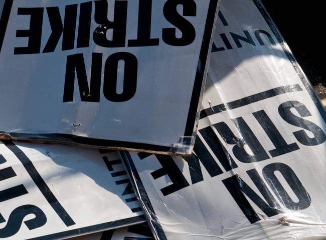 श्रम कानूनों में संशोधन के प्रस्ताव के खिलाफ है हड़ताल