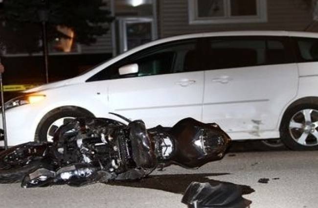 दो कॉन्स्टेबलों को मारी टक्कर