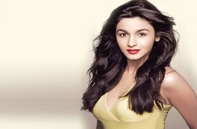 अभिनेत्री आलिया भट्ट