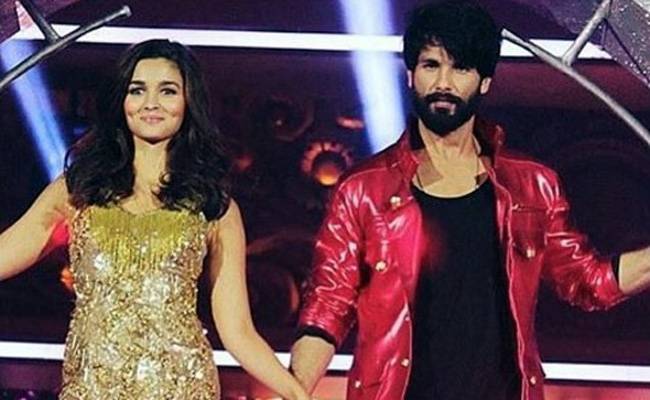 आलिया भट्ट और शाहिद कपूर