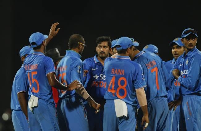 कोहली के शतक और शानदार गेंदबाजी से जीता भारत