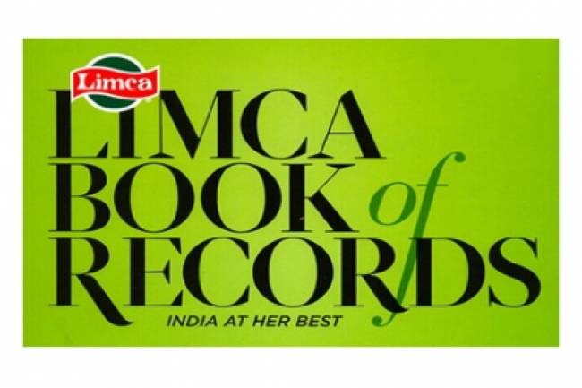 इंग्लिश चैनल पार करने पर मां-बेटी का नाम लिम्का बुक ऑफ रिकार्ड्स में दर्ज