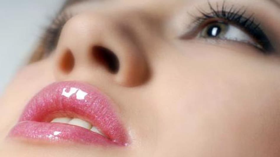 होंठों के कालेपन को दूर करने के कारगर घरेलू उपाय - tips for beautiful lips - AajTak