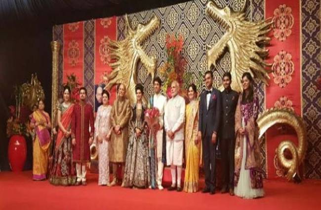 आविष्कार की शादी में पहुंचे PM मोदी