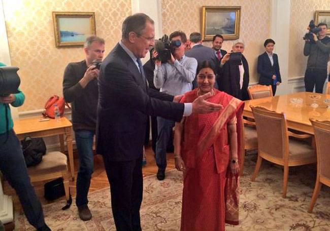 रूस के दौरे पर सुषमा स्वराज