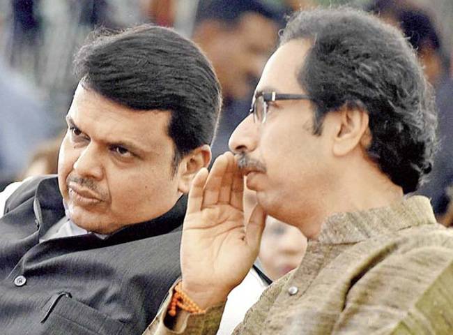 देवेंद्र फड़नवीस और उद्धव ठाकरे की फाइल फोटो