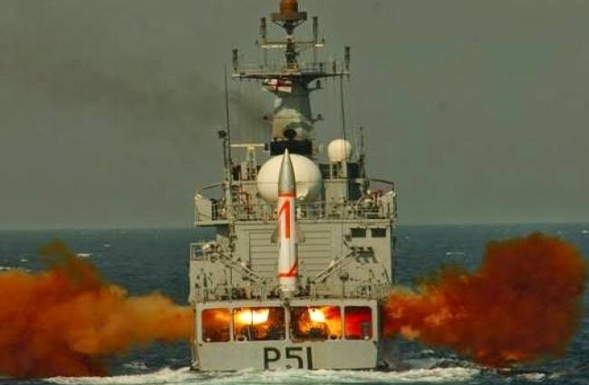 धनुष मिसाइल का परीक्षण