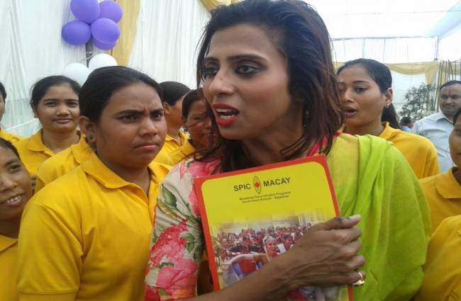 सराहनीय कामों के लिए भी चर्चा में रही हैं DM किंजल सिंह