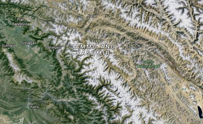 कश्मीर में आतंकी इस तरह की वारदातों को अंजाम देते रहते हैं
