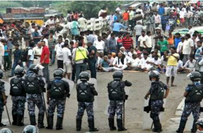 संविधान को लेकर मधेसी समुदाय का विरोध-प्रदर्शन जारी