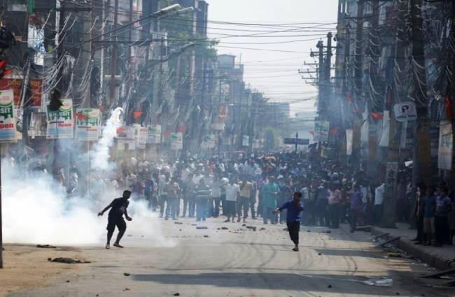 नेपाल: ताजा झड़पों में दो प्रदर्शनकारियों की मौत, कई घायल