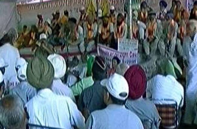 OROP के लिए धरने पर बैठे अर्धसैन्य बलों के रिटायर अधिकारी