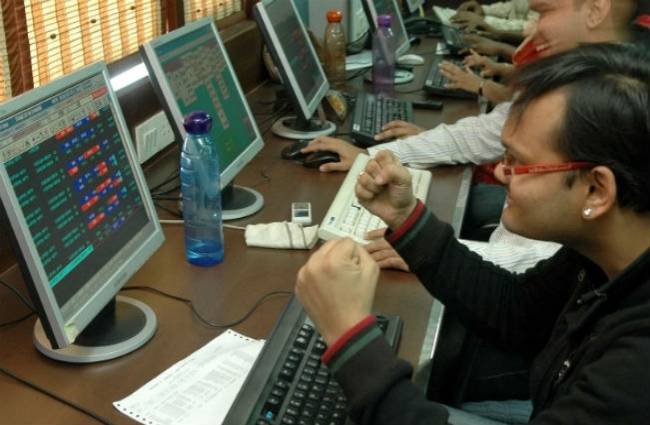 सेंसेक्स में 350 और निफ्टी में 103 अंकों की उछाल