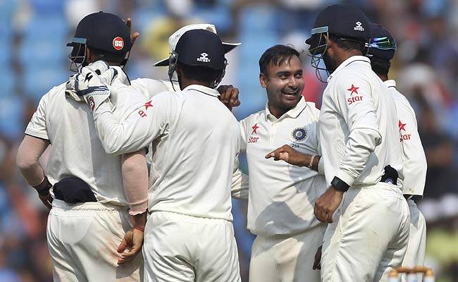 अमित मिश्रा ने नागपुर टेस्ट में दक्षिण अफ्रीकी कप्तान हाशिम अमला का महत्वपूर्ण विकेट लिया