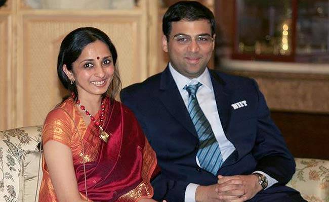 शतरंज के दिग्गज विश्वनाथन आनंद और उनकी पत्नी अरुणा